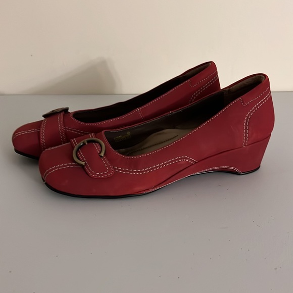 Josef Seibel Red Suede Buckle Wedge - NWOT - Picture 2 of 7